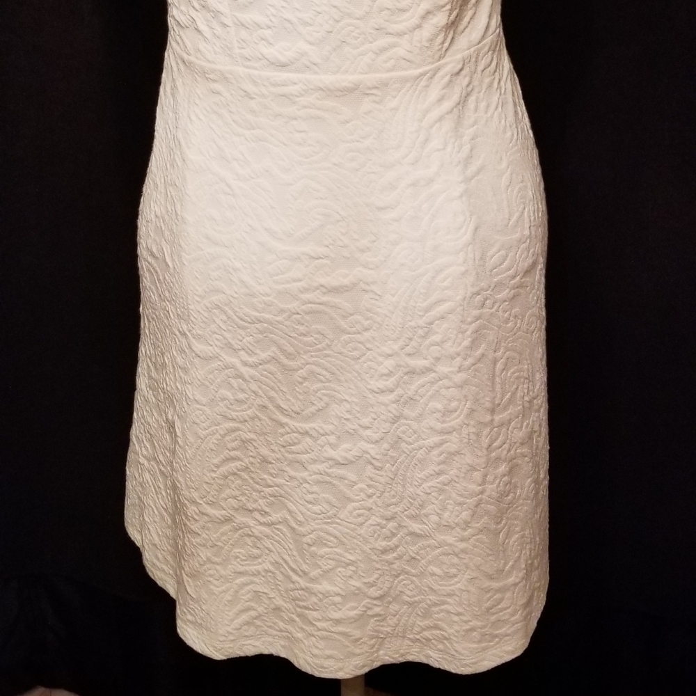 Dress - Picture 4 of 4